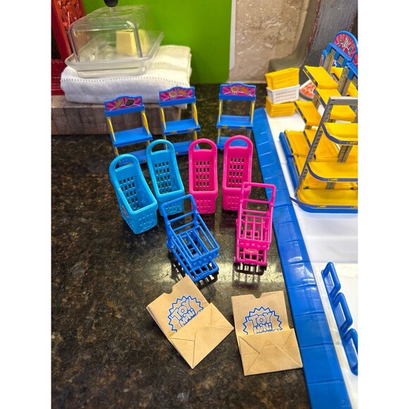 Mini Brands 5 Surprise Mini Mart READ DESCRIPTION - Picture 7 of 8